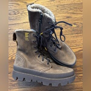 Satorisan Unalome Laces Premium Wool in the "Mid Brown" colorway. (NWOT)